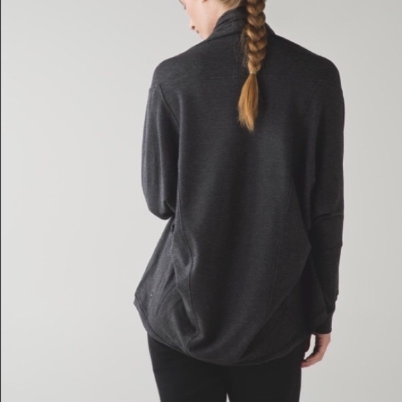 To & Flow Wrap - Picture 4 of 9